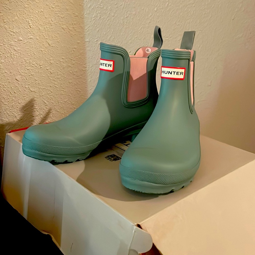 Womens 9.5 hunter rain boots
